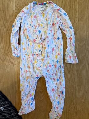 Magnetic Me White One-Piece Footed Pajamas with Colorful Kite Print